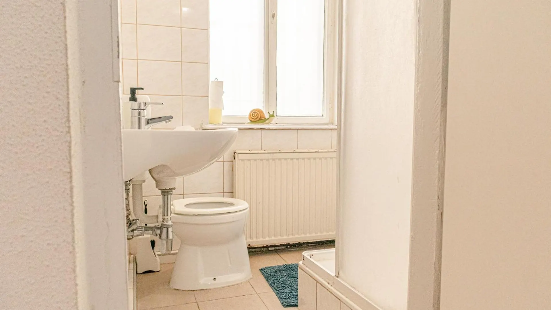 Comfy 2Br Wifi, Netflix, Near City Center Vienna 0*,  Austria